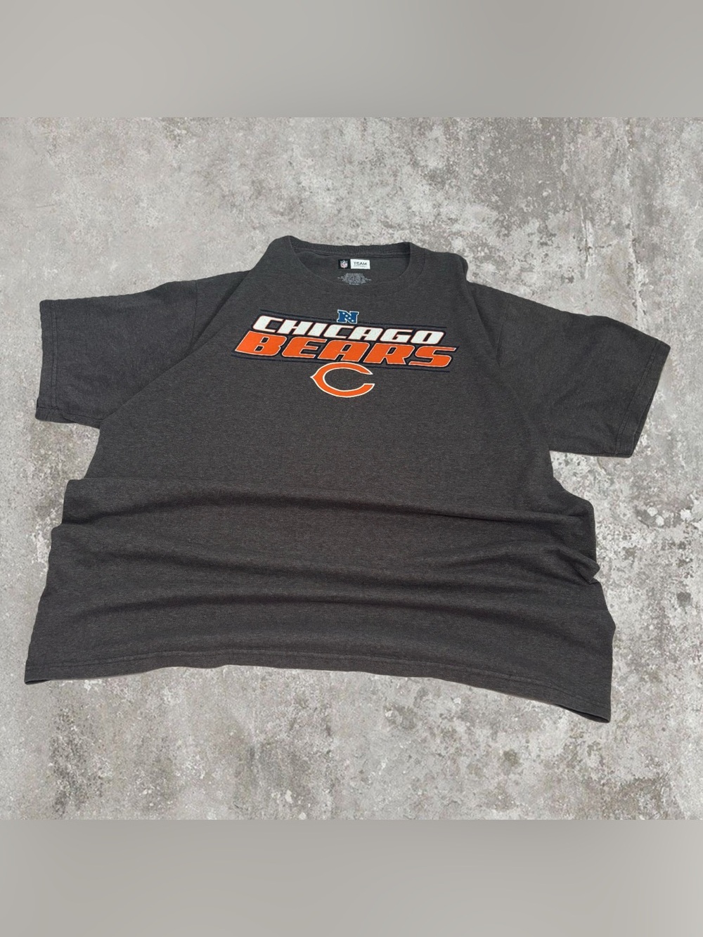 NFL Team Apparel Chicago Bears Football Gray Tee